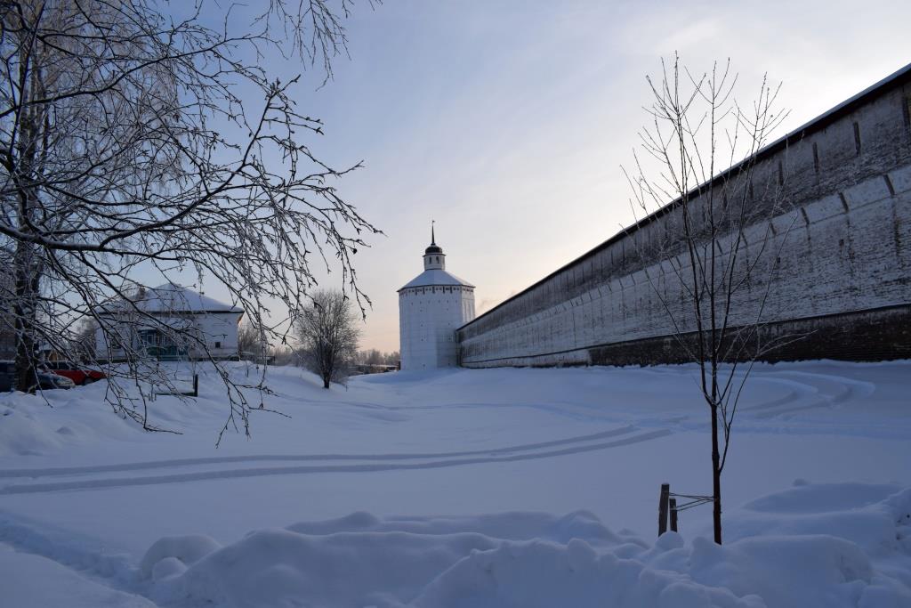 Вологодская башня. Вид с внешней стороны монастыря. Фото 2021 г.jpg