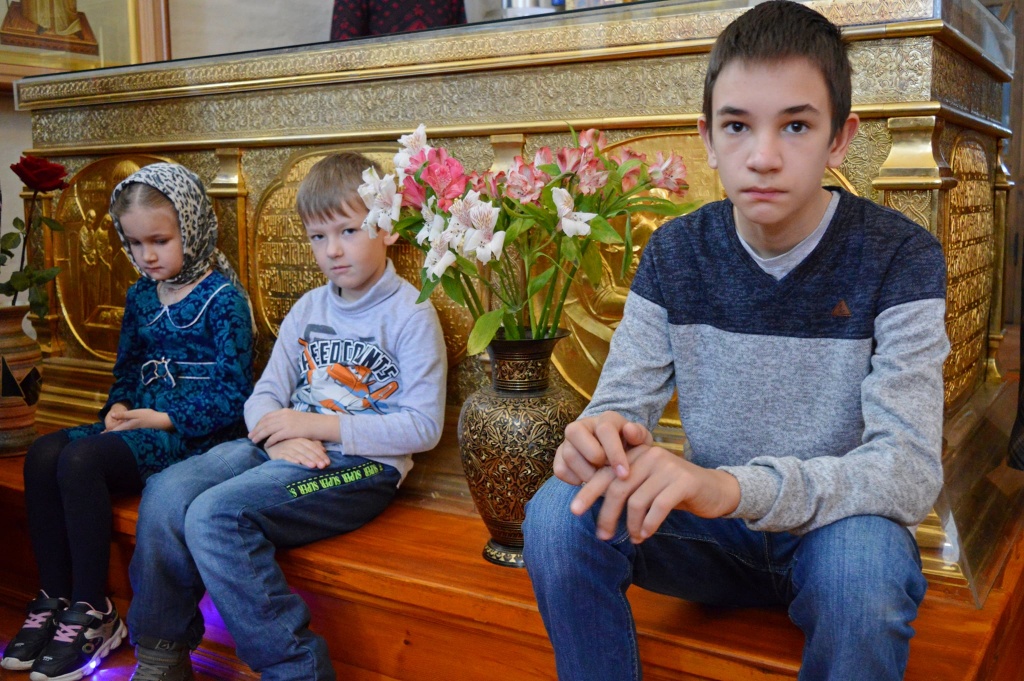 Дети в храме преподобного Кирилла Белозерского.jpg